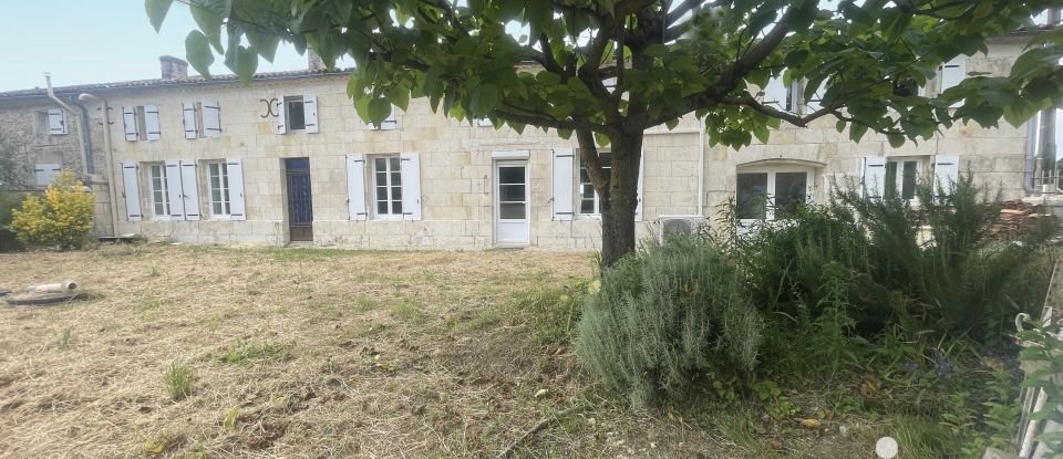 House 9 rooms of 253 m² in Tesson (17460)