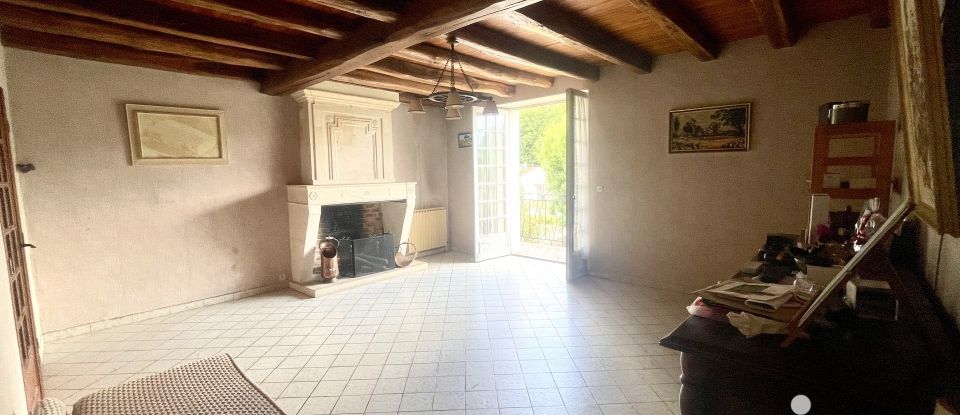 House 6 rooms of 177 m² in Saint-Césaire (17770)