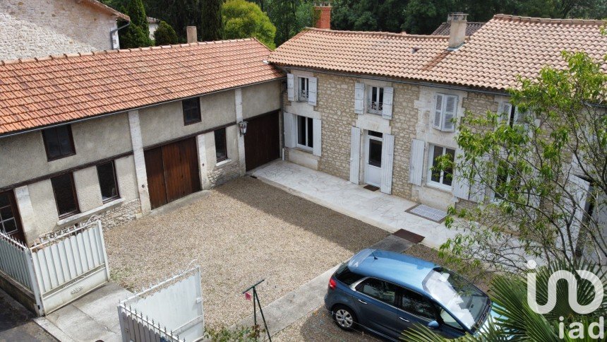 Vente Maison 145m² 5 Pièces à Chazelles (16380) - Iad France