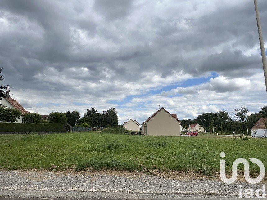 Terrain de 681 m² à Germigny (89600)