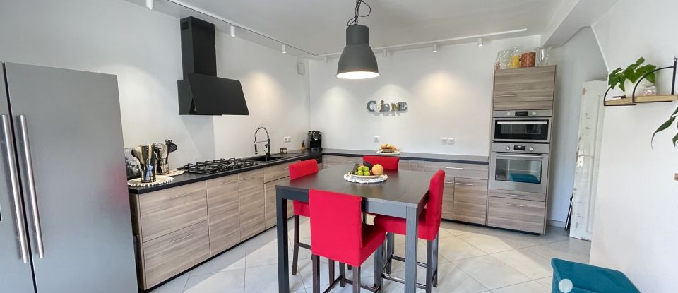 Longère 6 pièces de 145 m² à Saint-Pierre-lès-Nemours (77140)