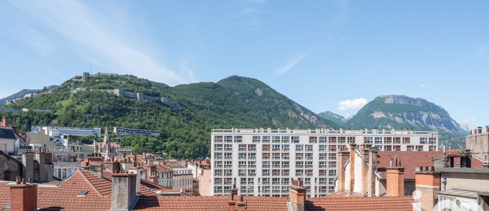 Apartment 5 rooms of 139 m² in Grenoble (38000)