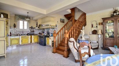 Traditional house 5 rooms of 130 m² in Saint-Cyr-sur-Mer (83270)