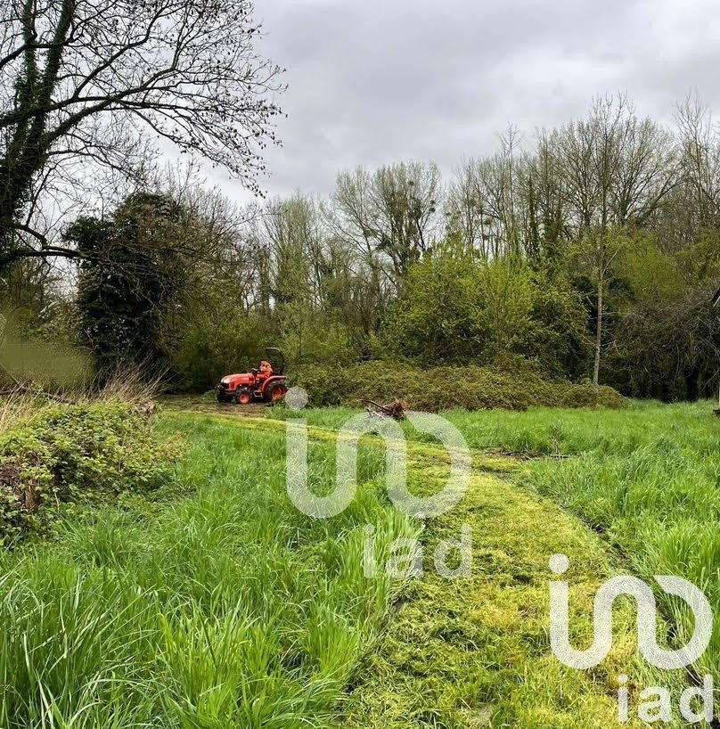 Terrain de 1 050 m² à La Celle-sur-Morin (77515)