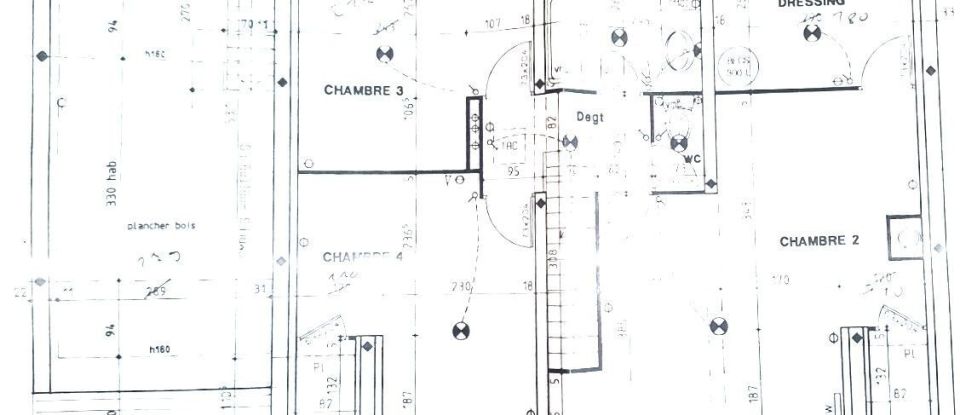 Maison 7 pièces de 130 m² à Chennevières-sur-Marne (94430)