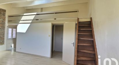 Studio 1 room of 28 m² in Saint-Cyr-sur-Mer (83270)