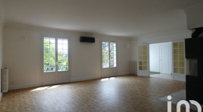 Maison 7 pièces de 198 m² à Bessines (79000)