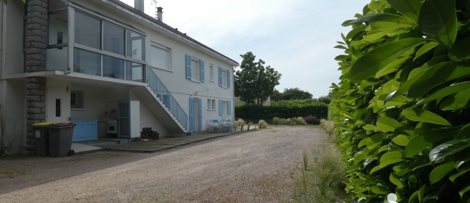 Maison 7 pièces de 198 m² à Bessines (79000)