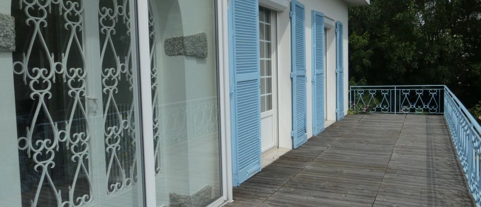 Maison 7 pièces de 198 m² à Bessines (79000)