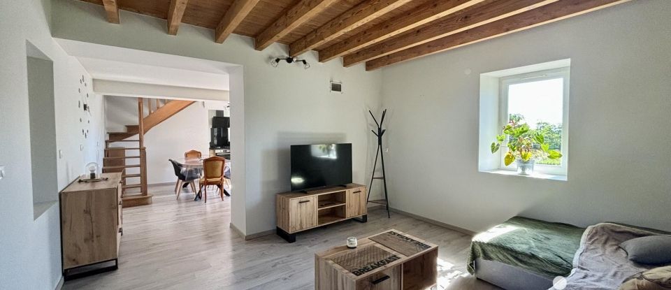 Maison de campagne 4 pièces de 54 m² à Luthenay-Uxeloup (58240)