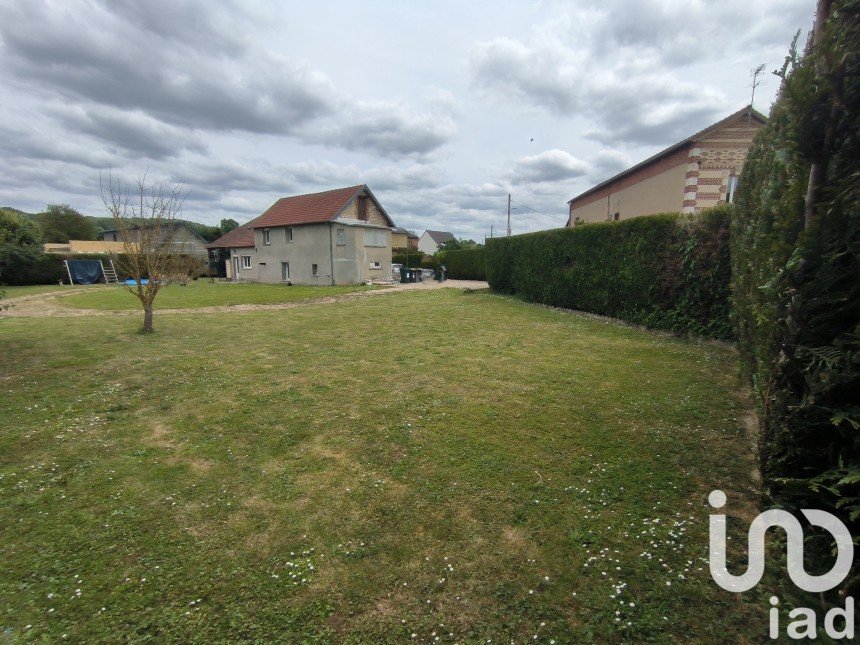 Land of 400 m² in Acquigny (27400)