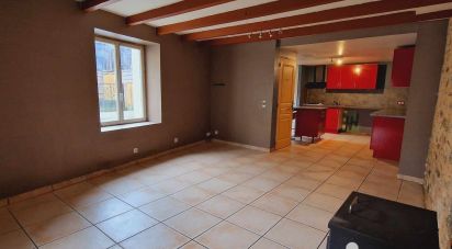 Town house 3 rooms of 76 m² in Secondigny (79130)