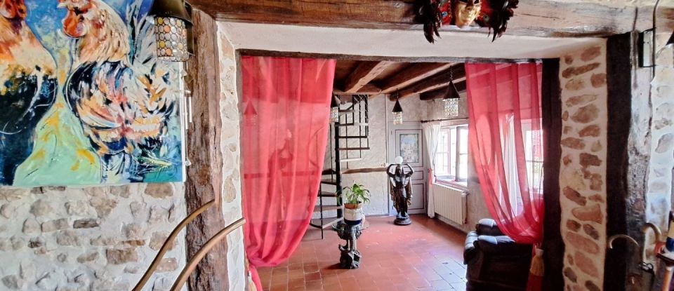 Village house 10 rooms of 230 m² in Bourbon-l'Archambault (03160)