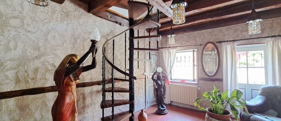 Village house 10 rooms of 230 m² in Bourbon-l'Archambault (03160)