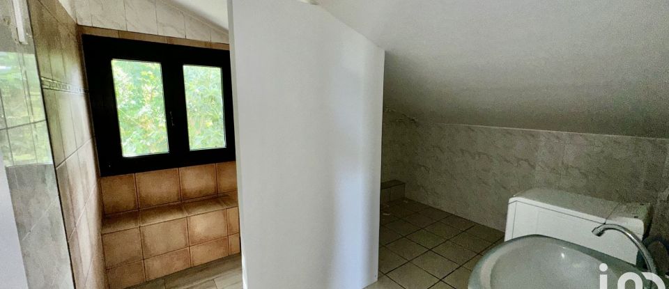 House 7 rooms of 197 m² in Le Tampon (97430)