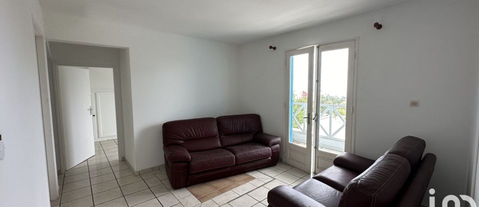 House 7 rooms of 197 m² in Le Tampon (97430)