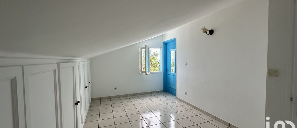 House 7 rooms of 197 m² in Le Tampon (97430)