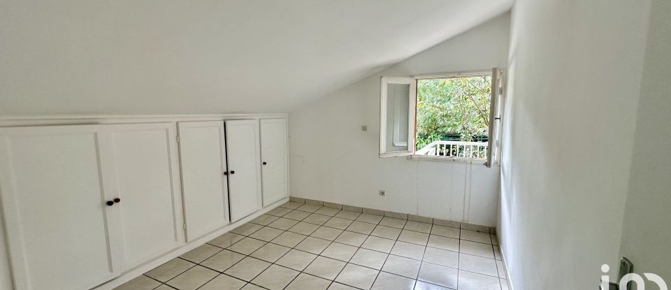 House 7 rooms of 197 m² in Le Tampon (97430)