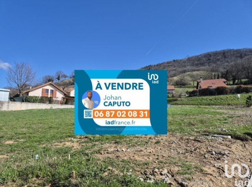 Land of 660 m² in Jarrie (38560)