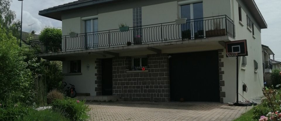 Maison traditionnelle 8 pièces de 189 m² à Le Cendre (63670)