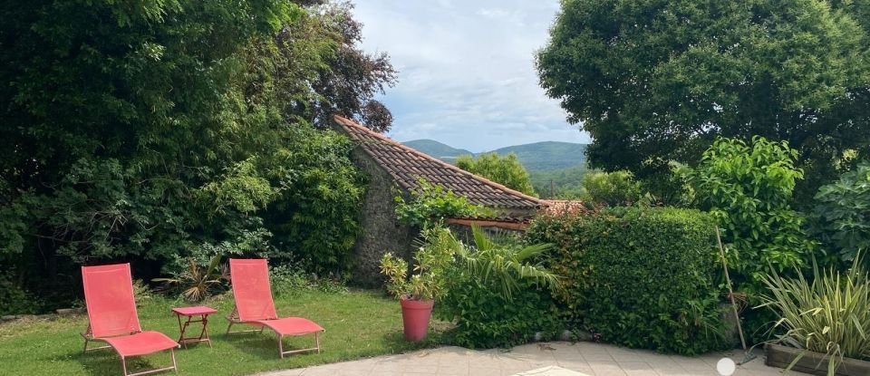 Traditional house 6 rooms of 143 m² in Vallon-Pont-d'Arc (07150)