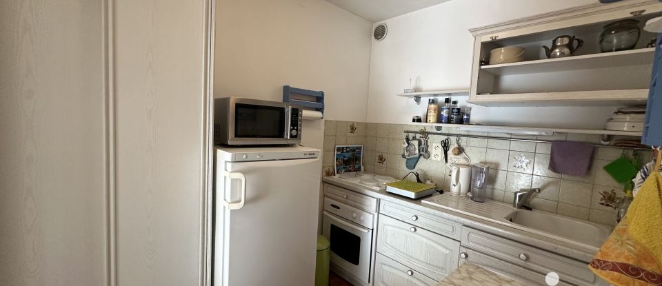 Apartment 2 rooms of 46 m² in Gréoux-les-Bains (04800)