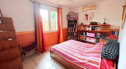 House 7 rooms of 125 m² in Saint-Pierre (97410)
