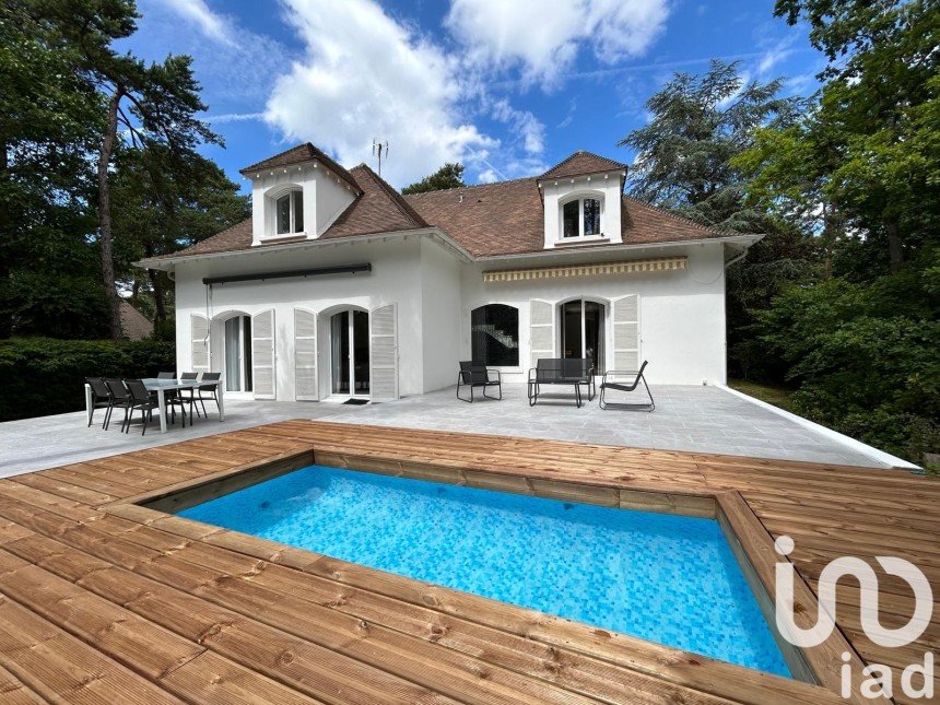 House 7 rooms of 162 m² in La Ferté-Alais (91590)