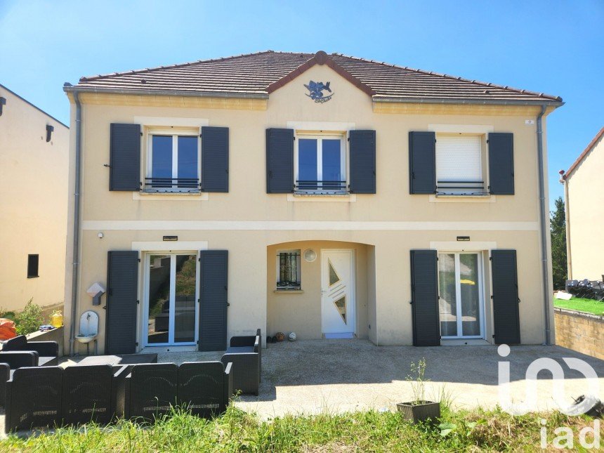 Pavilion 6 rooms of 154 m² in Crécy-la-Chapelle (77580)