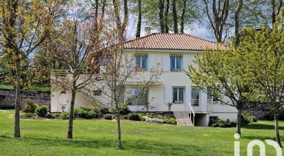House 6 rooms of 124 m² in Piégut-Pluviers (24360)