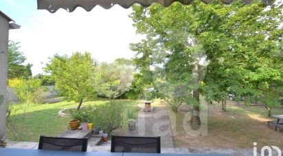 House 7 rooms of 157 m² in Poulx (30320)