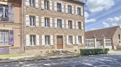 Maison 13 pièces de 287 m² à Dompierre-sur-Besbre (03290)