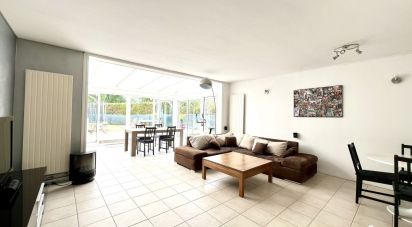 House 6 rooms of 116 m² in Élancourt (78990)