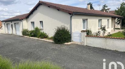 Pavilion 4 rooms of 143 m² in Parthenay (79200)