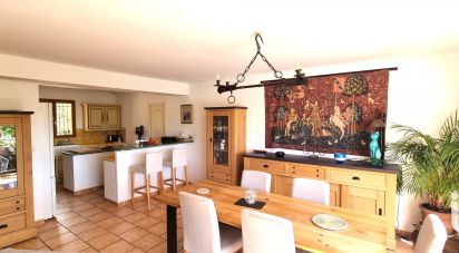 Traditional house 5 rooms of 110 m² in La Crau (83260)