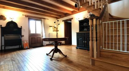 House 6 rooms of 170 m² in Saint-Mars-sur-la-Futaie (53220)