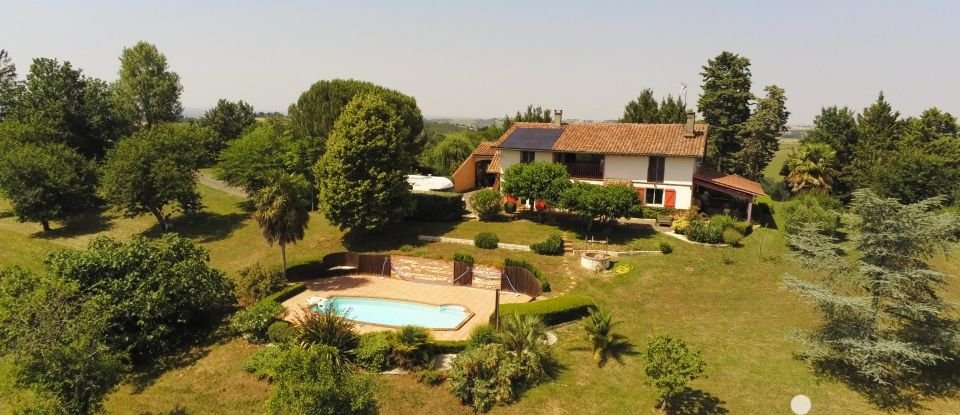 Domaine 10 pièces de 294 m² à Montesquieu-Volvestre (31310)