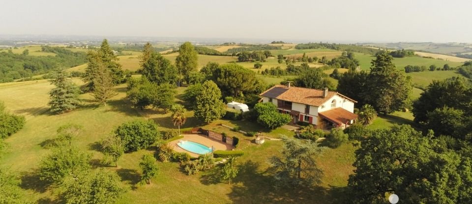 Domaine 10 pièces de 294 m² à Montesquieu-Volvestre (31310)