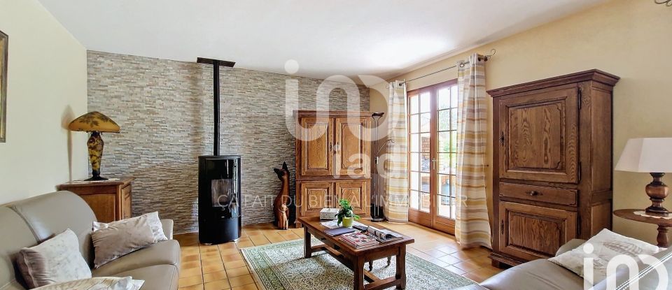 Traditional house 5 rooms of 125 m² in Germigny-l'Évêque (77910)