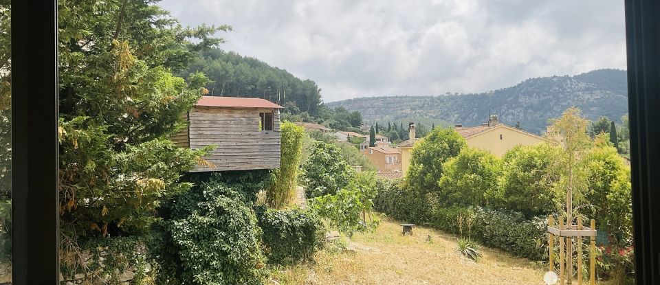 Maison traditionnelle 7 pièces de 132 m² à Évenos (83330)