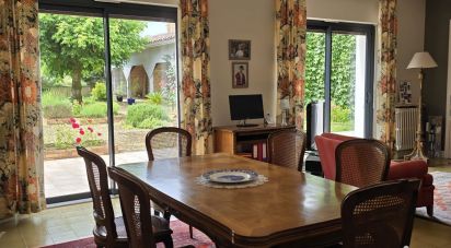 House 9 rooms of 220 m² in Villeneuve-de-Marsan (40190)