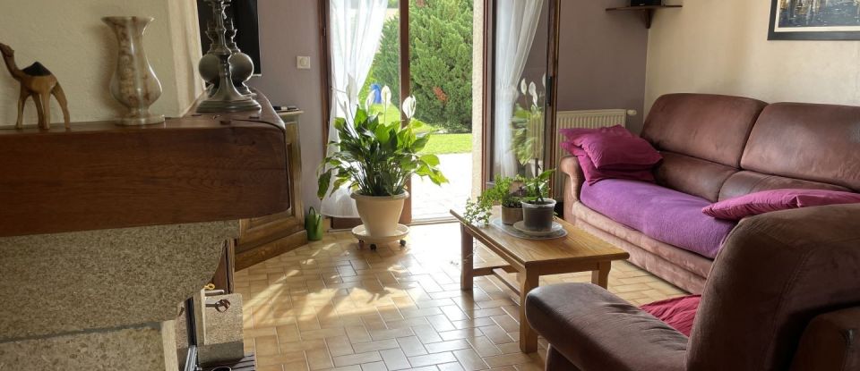 Traditional house 5 rooms of 91 m² in Cherisy (28500)