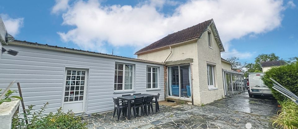 Maison traditionnelle 8 pièces de 100 m² à Saint-Aubin-lès-Elbeuf (76410)