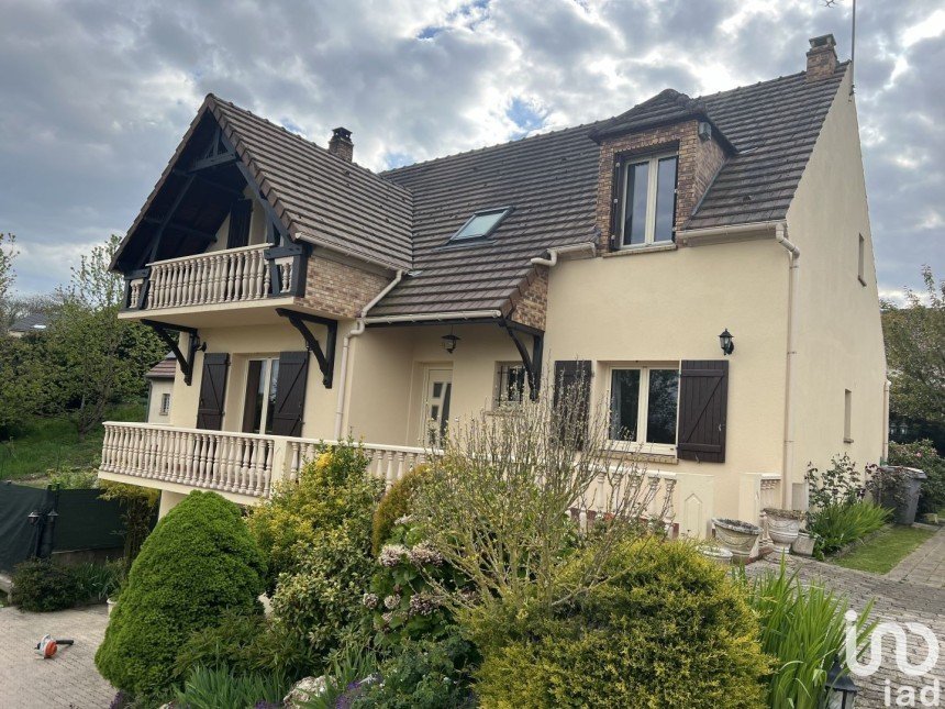 Maison 5 pièces de 135 m² à Dammartin-en-Goële (77230)