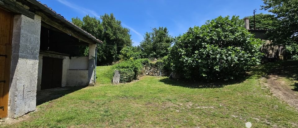 Maison de campagne 3 pièces de 64 m² à Mouthiers-sur-Boëme (16440)