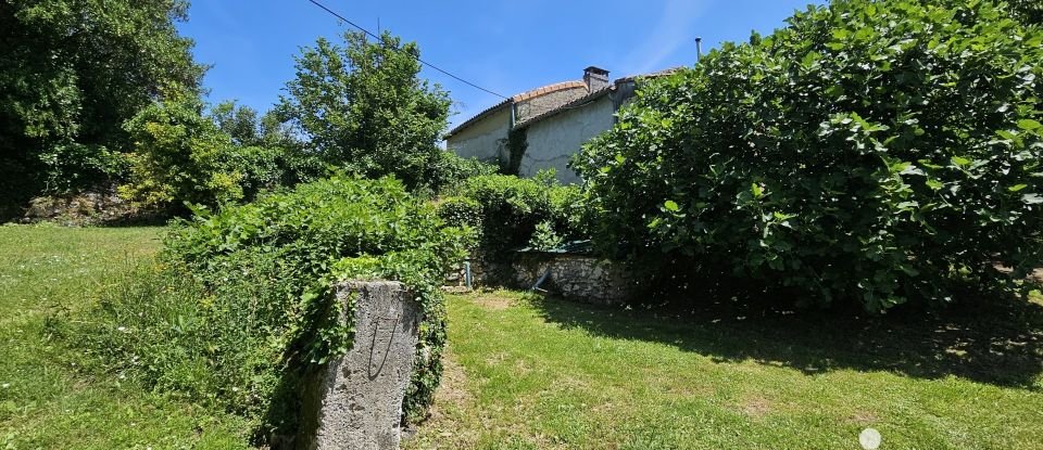 Maison de campagne 3 pièces de 64 m² à Mouthiers-sur-Boëme (16440)