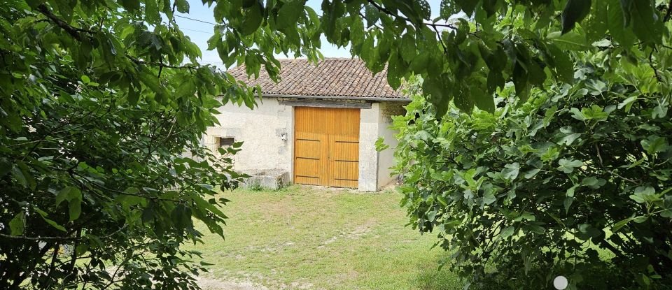 Maison de campagne 3 pièces de 64 m² à Mouthiers-sur-Boëme (16440)