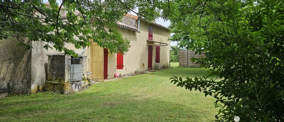 Maison de campagne 3 pièces de 64 m² à Mouthiers-sur-Boëme (16440)