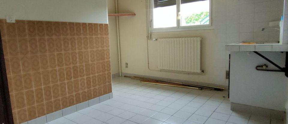 House 6 rooms of 130 m² in Domérat (03410)