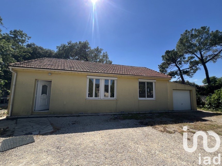 Maison traditionnelle 4 pièces de 77 m² à Saint-Paul-Trois-Châteaux (26130)